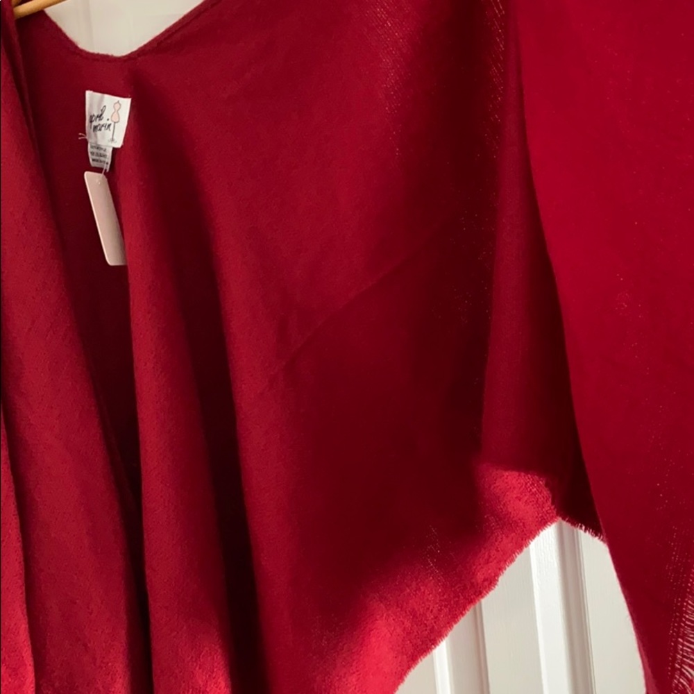 Red Wrap/Shawl - Picture 2 of 4